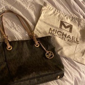 MK tote